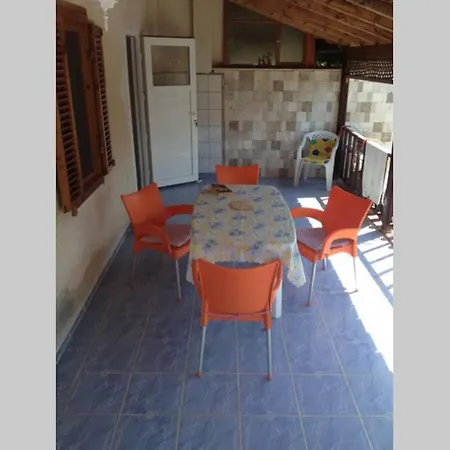 Family House - Pool And Beach