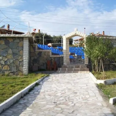 Family House - Pool And Beach Kaziklibucak